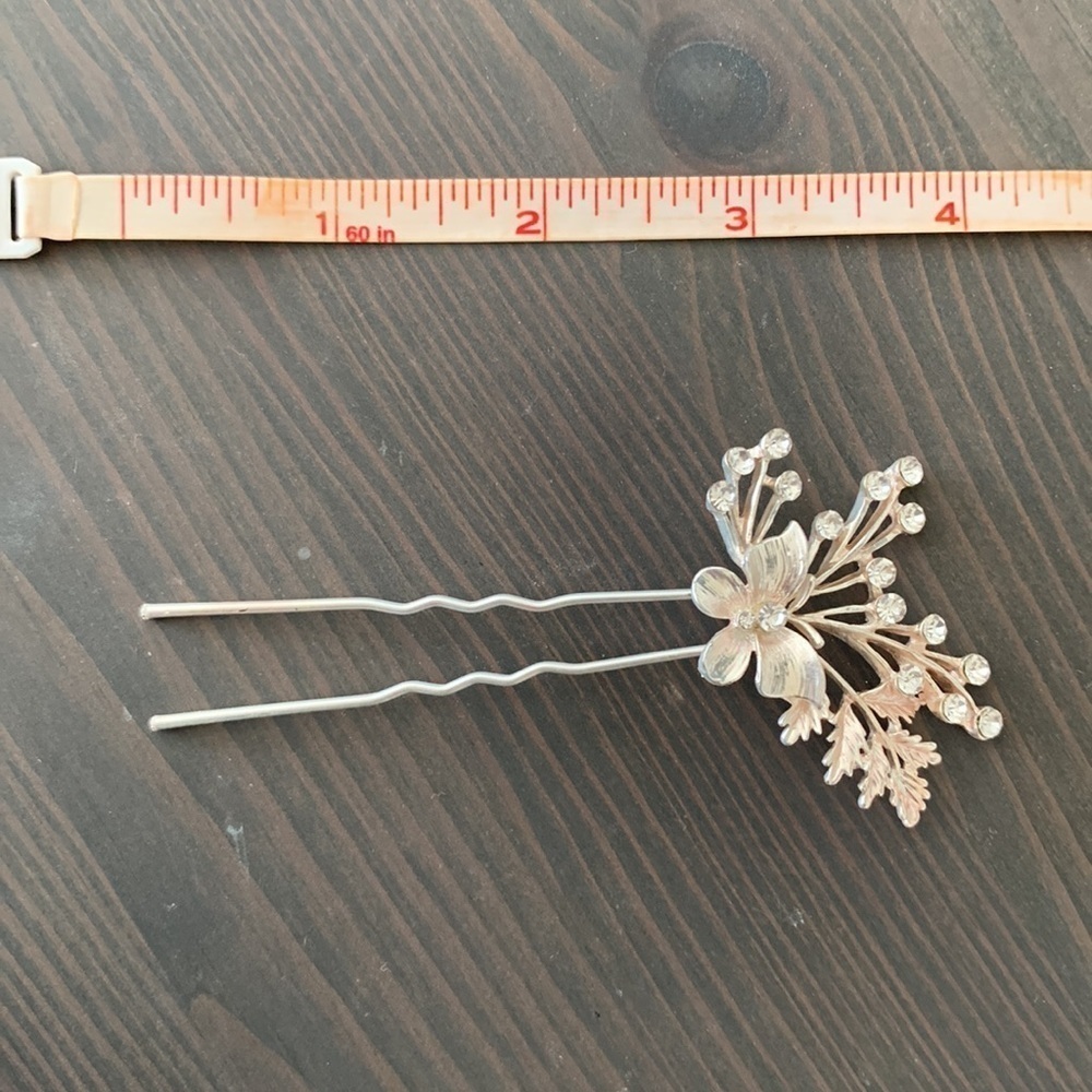 Hairpin accessory - Picture 3 of 3